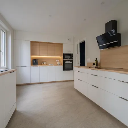 Appartamento Le Cocon D'emma, Terrasse, Jardin Et élégance Dans Maison De Maître